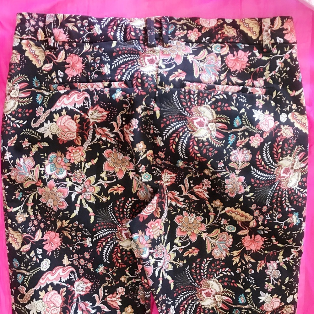 Vintage Floral Capri Pants - Picture 11 of 14